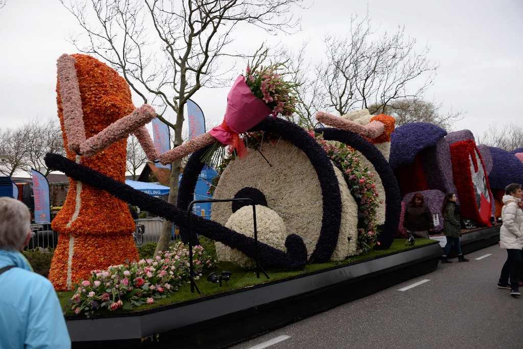 ../Images/Bloemencorso Noordwijkerhout 073.jpg